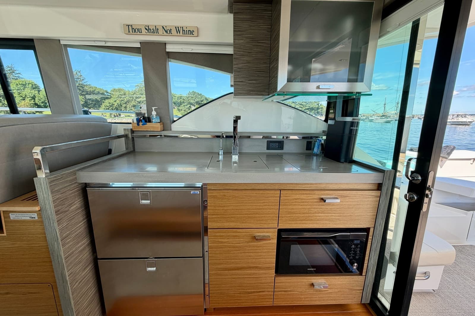 2020 Tiara Yachts C39 Coupe - Photo 15