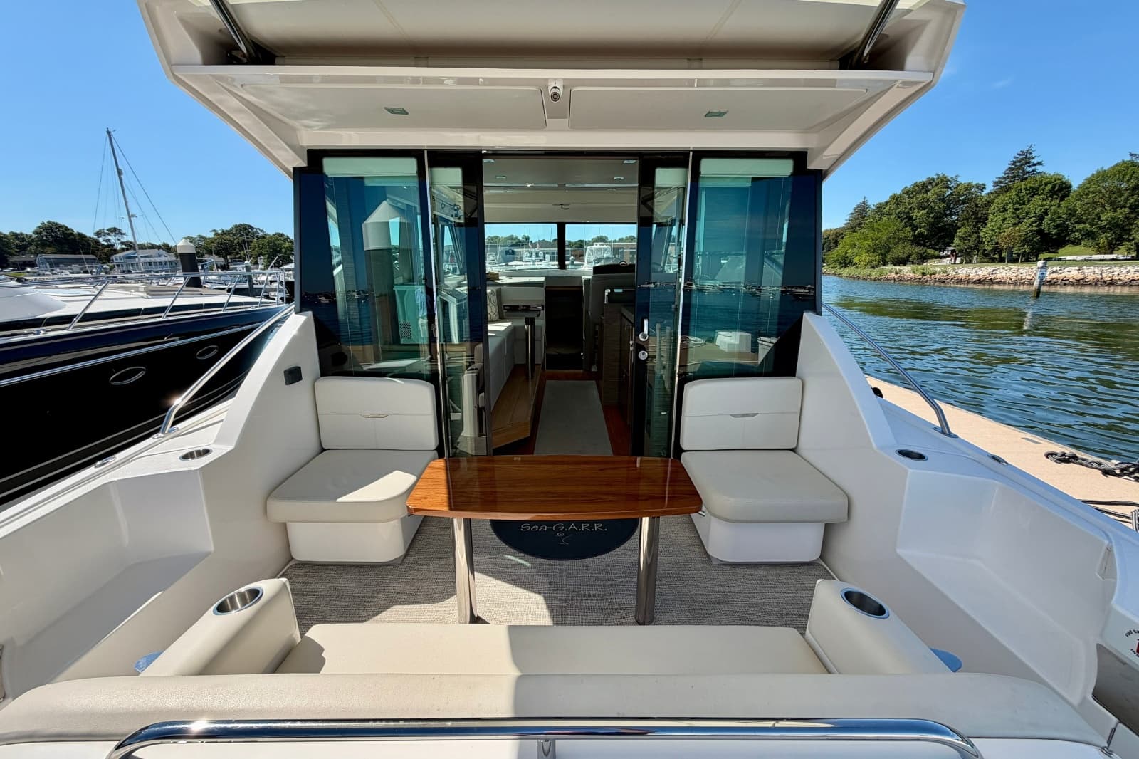 2020 Tiara Yachts C39 Coupe - Photo 2