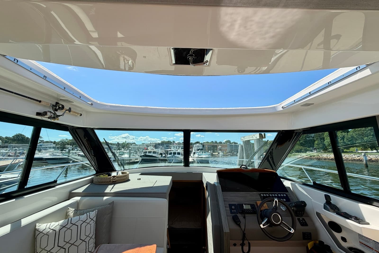 2020 Tiara Yachts C39 Coupe - Photo 66