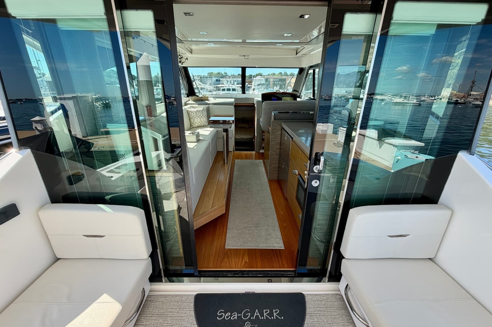 2020 Tiara Yachts C39 Coupe - Photo 12