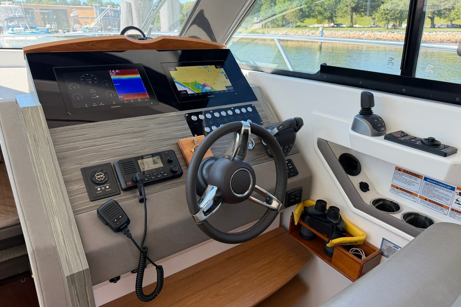 2020 Tiara Yachts C39 Coupe - Photo 21