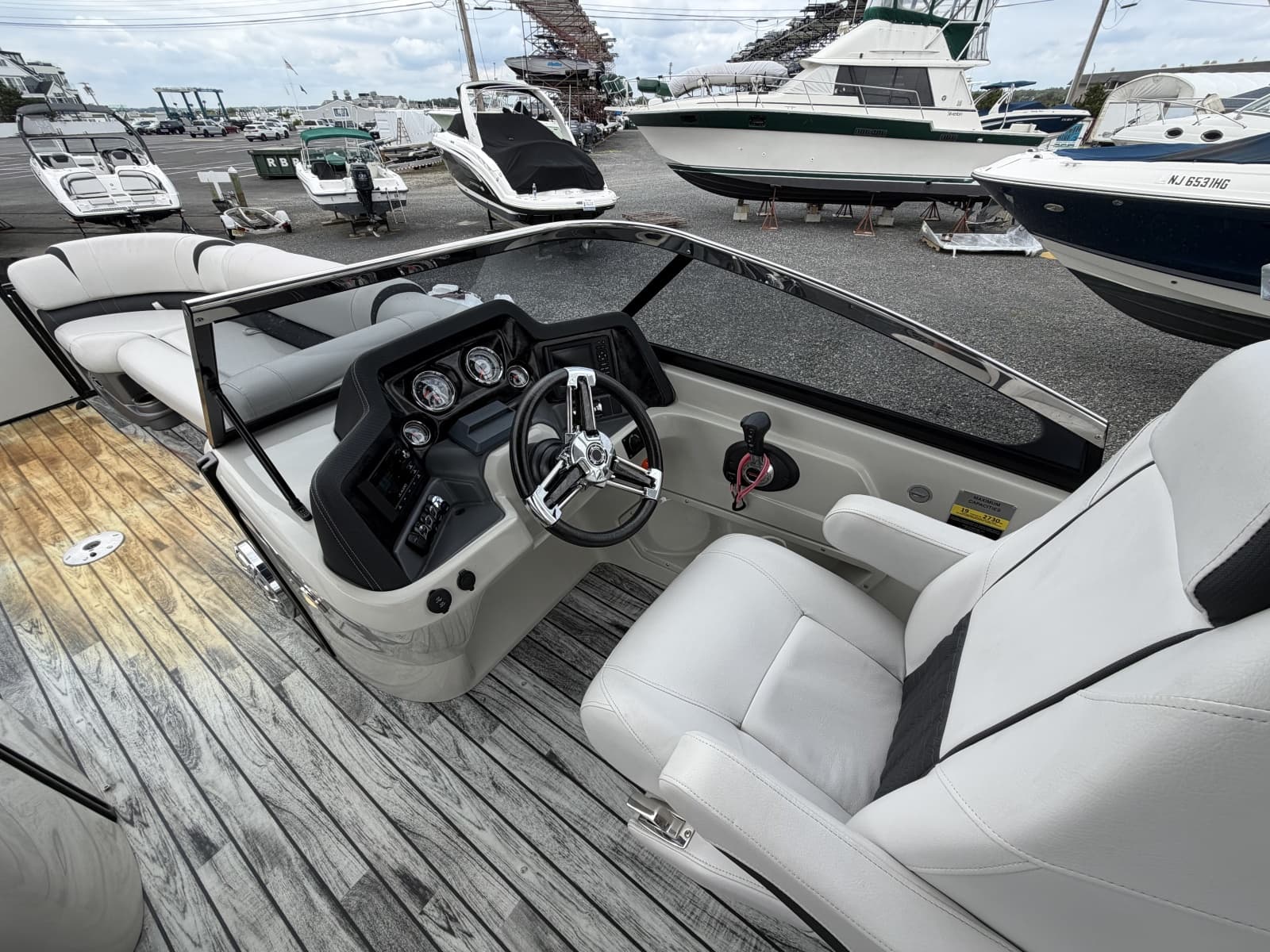 2019 Avalon Catalina Elite - 27' - Photo 11
