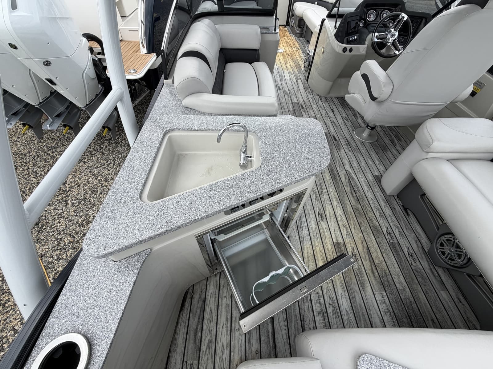 2019 Avalon Catalina Elite - 27' - Photo 9