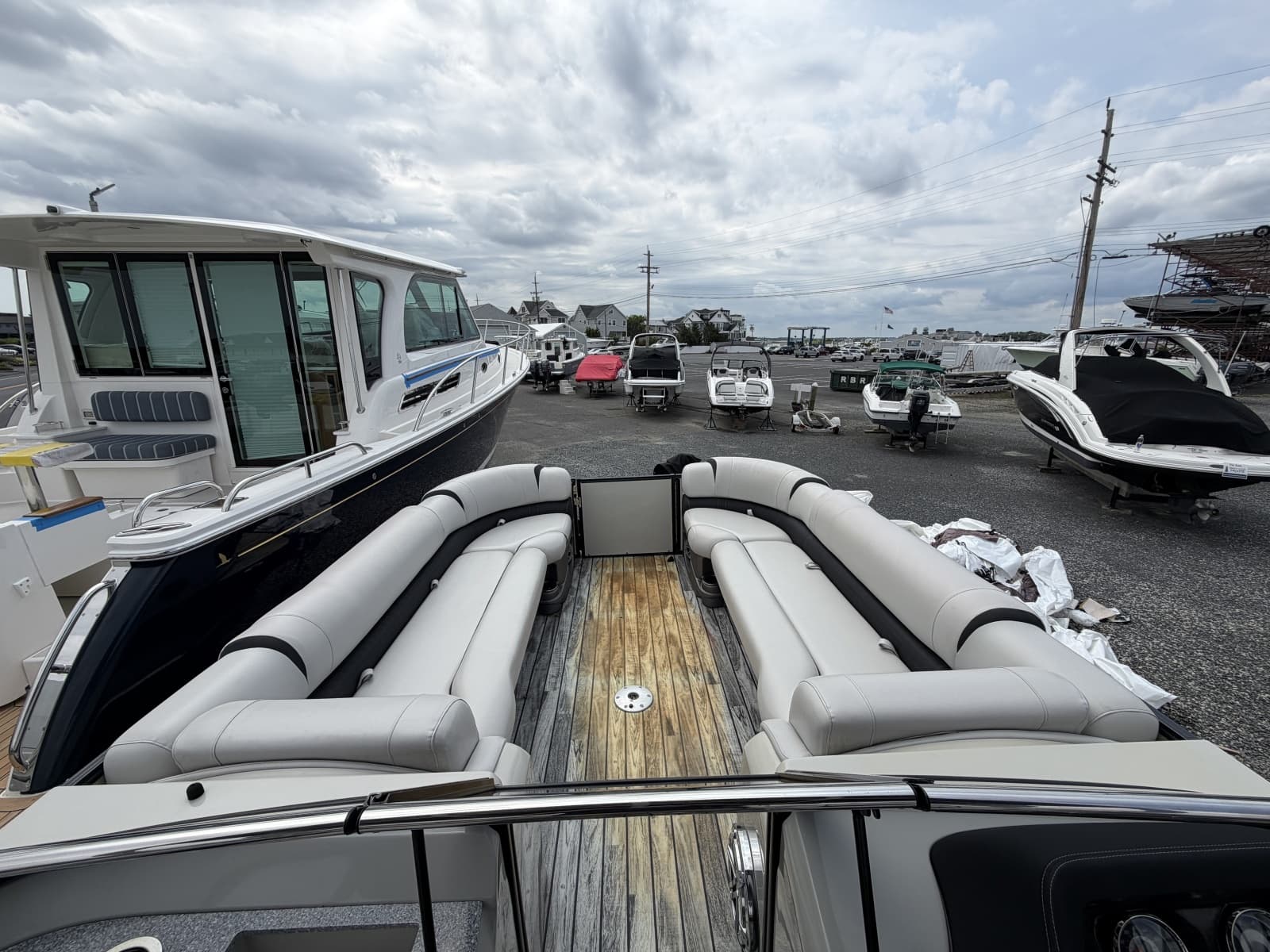 2019 Avalon Catalina Elite - 27' - Photo 14