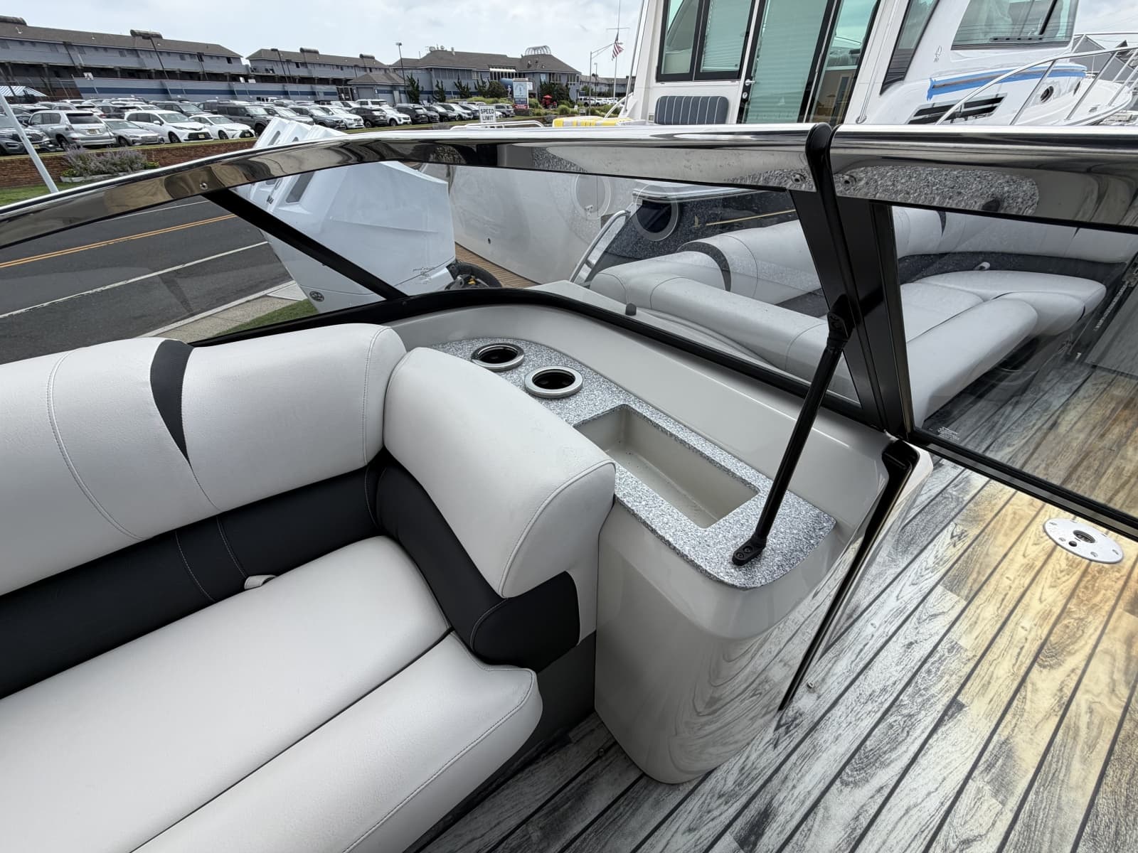 2019 Avalon Catalina Elite - 27' - Photo 13