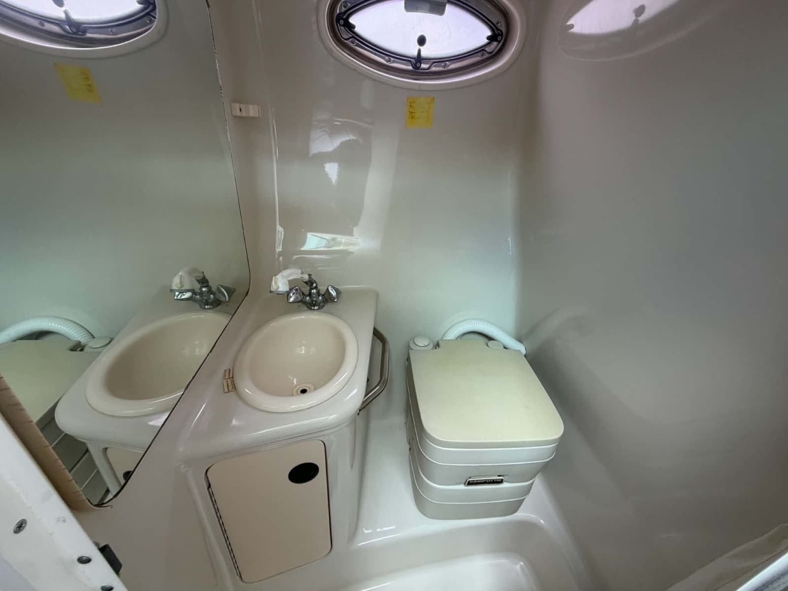 2004 Sea Ray 240 Sundancer - Photo 34