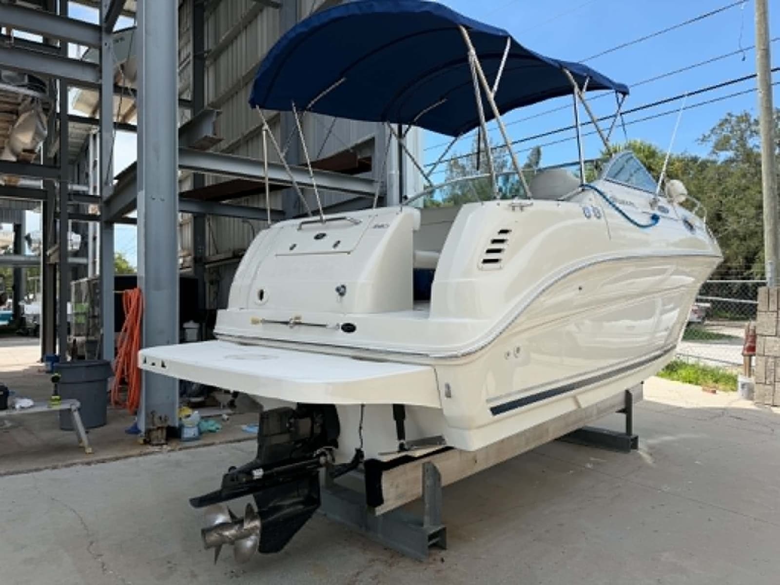 2004 Sea Ray 240 Sundancer - Photo 2