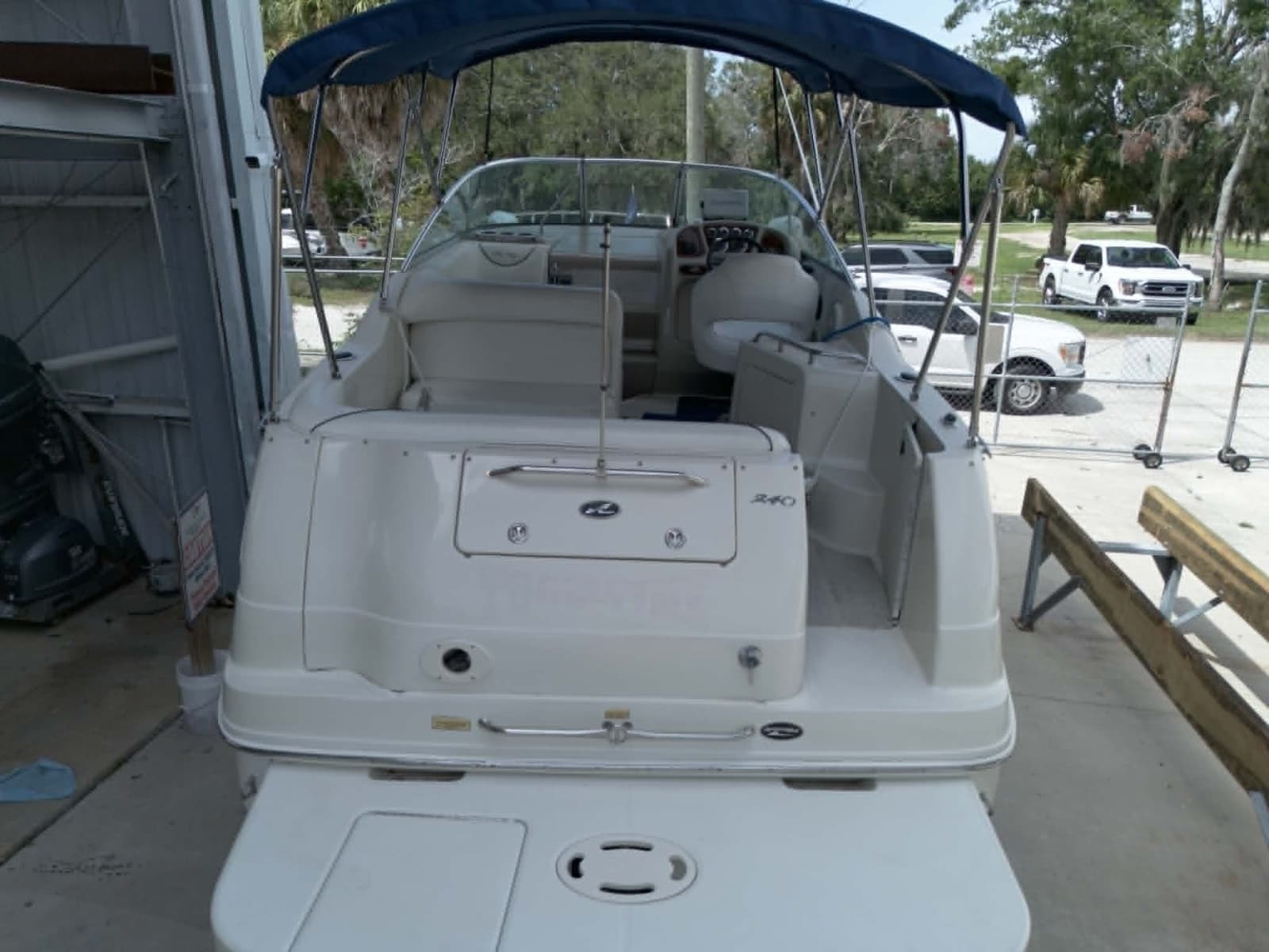2004 Sea Ray 240 Sundancer - Photo 36