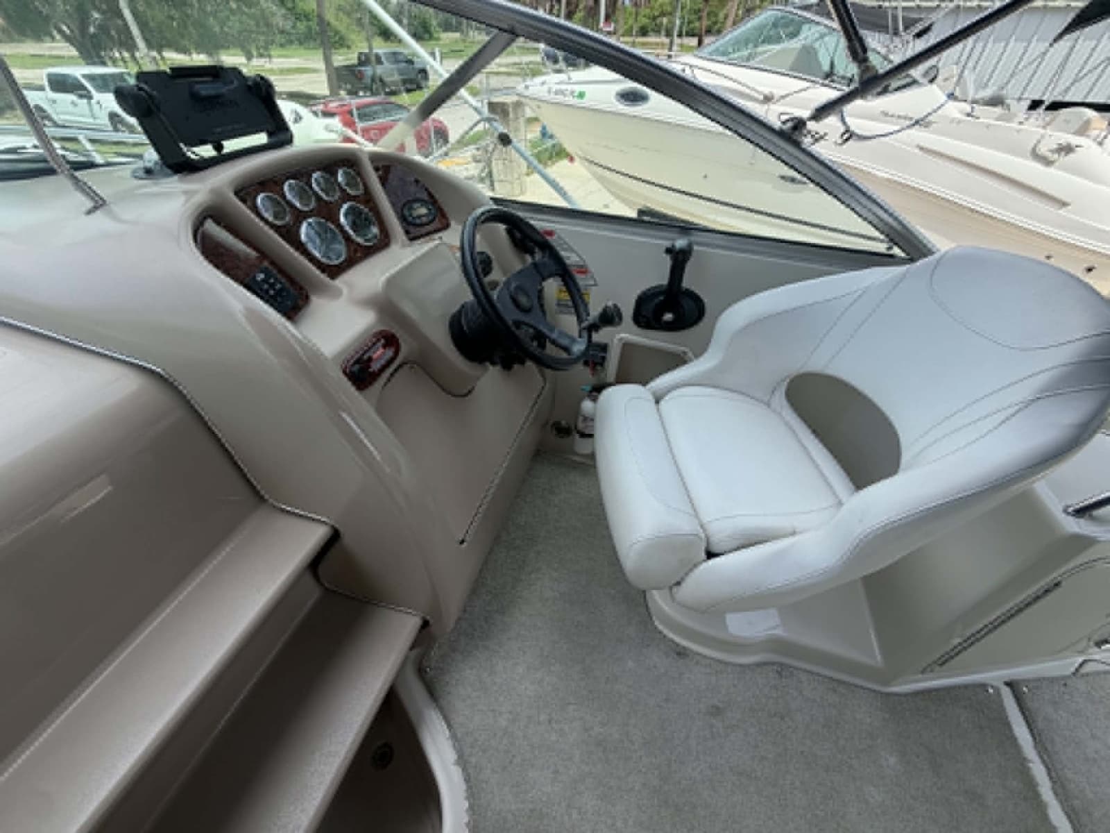 2004 Sea Ray 240 Sundancer - Photo 27
