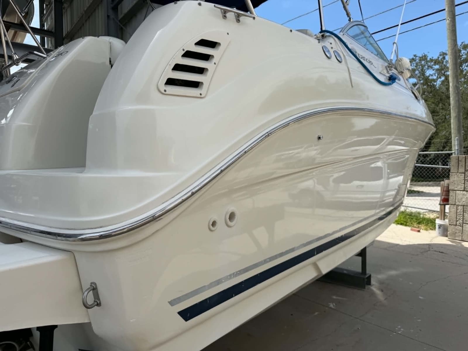 2004 Sea Ray 240 Sundancer - Photo 3
