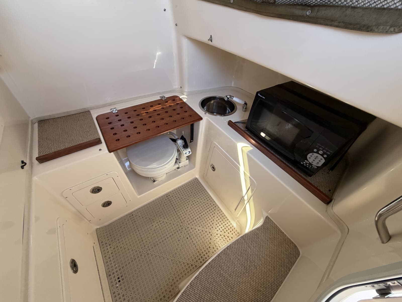 2011 Grady-White 306 Canyon - Photo 14