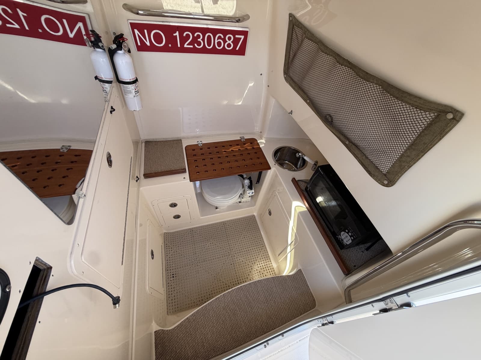 2011 Grady-White 306 Canyon - Photo 13