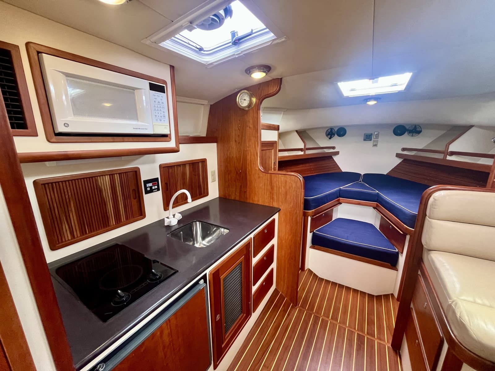 2001 Little Harbor Whisper Jet 38 Prop - Photo 22