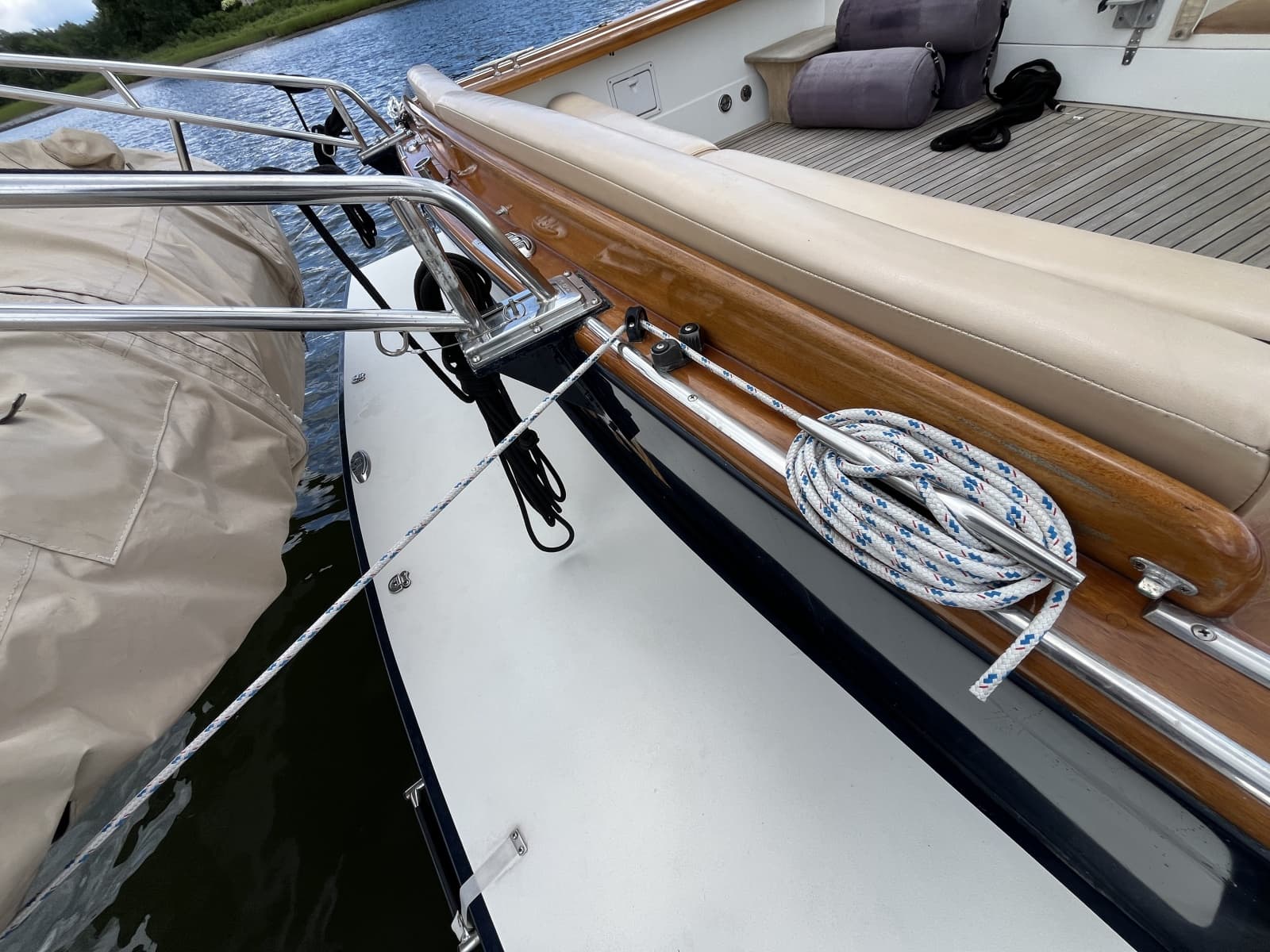 2001 Little Harbor Whisper Jet 38 Prop - Photo 49