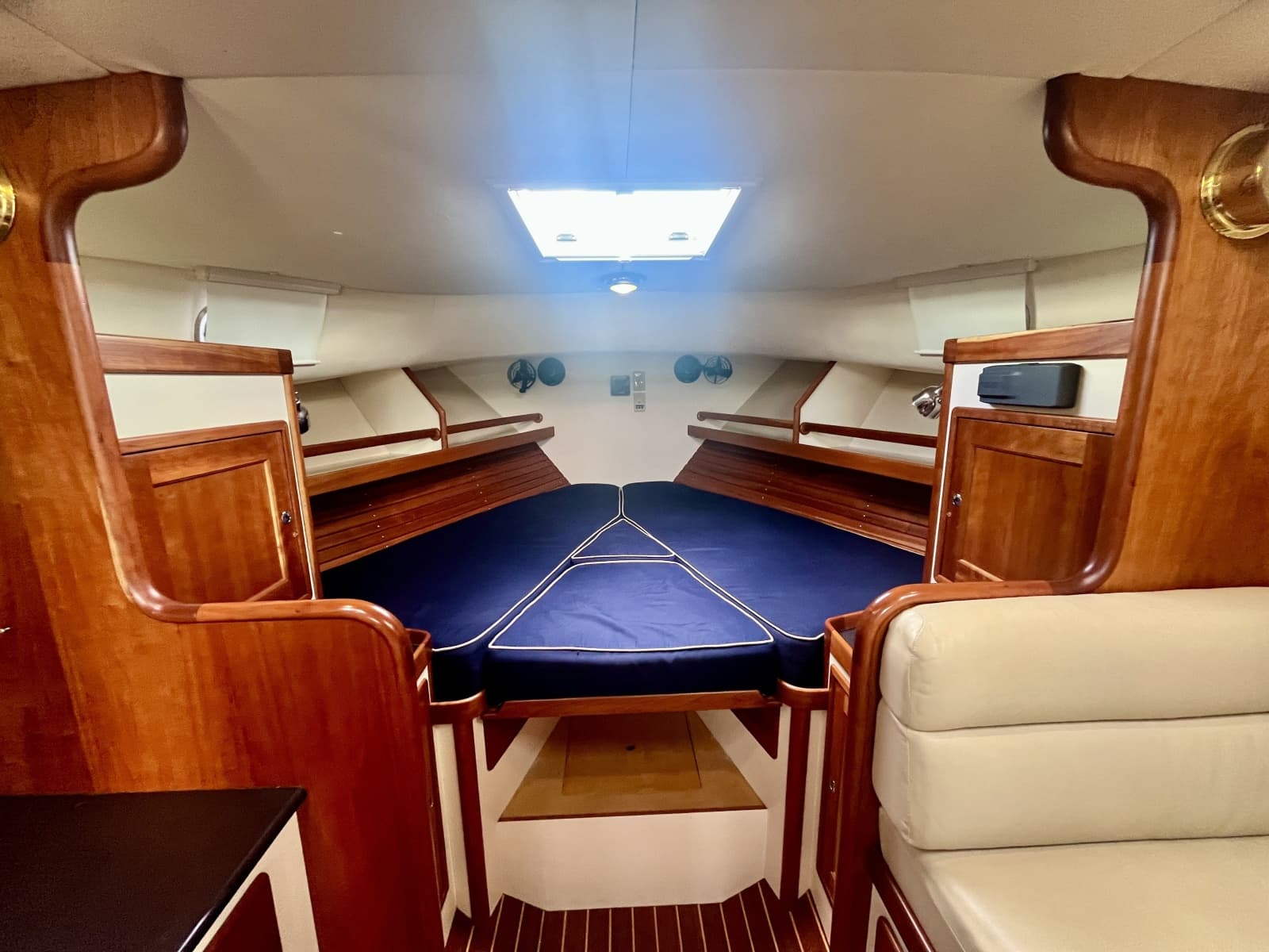 2001 Little Harbor Whisper Jet 38 Prop - Photo 18