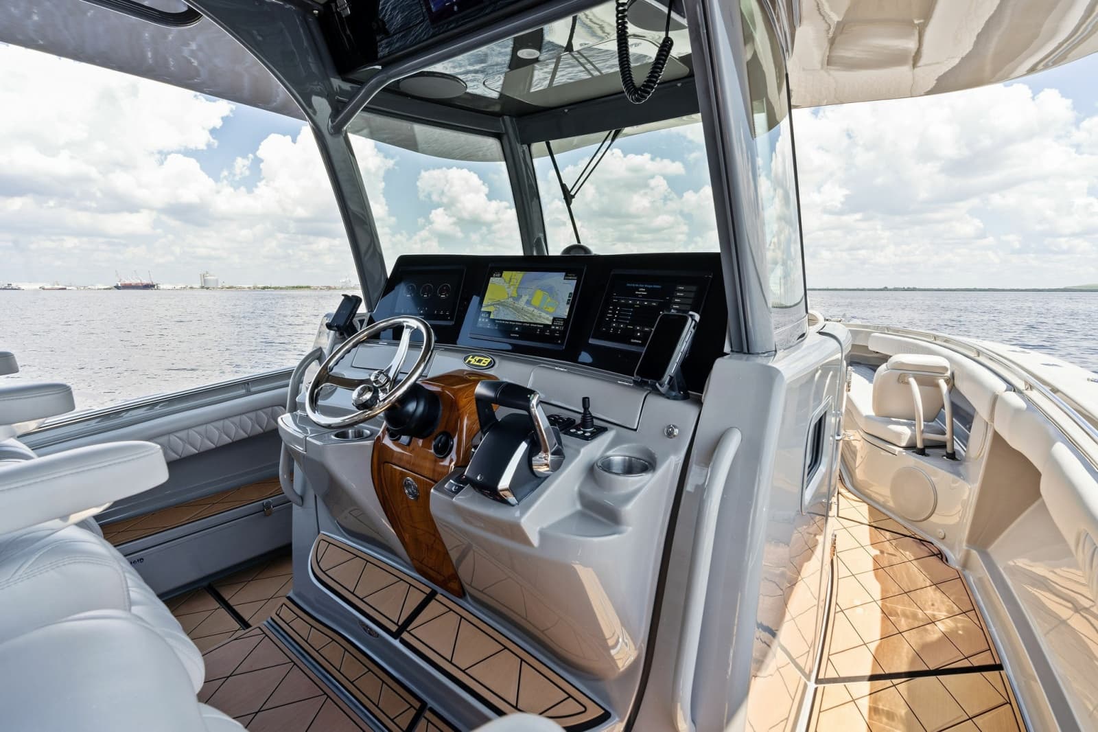 2023 HCB 42 Lujo - Photo 37