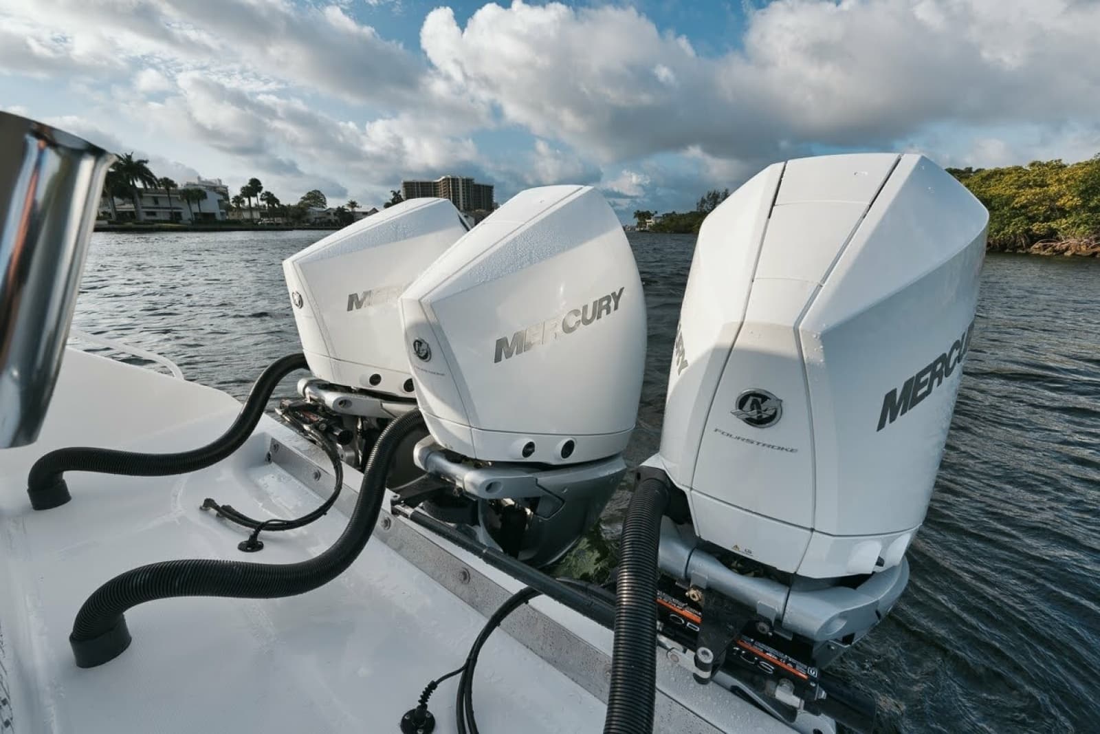 2017 Bahama 37 - Photo 28