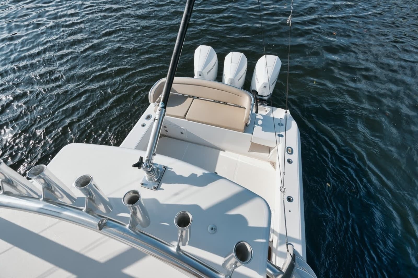 2017 Bahama 37 - Photo 25