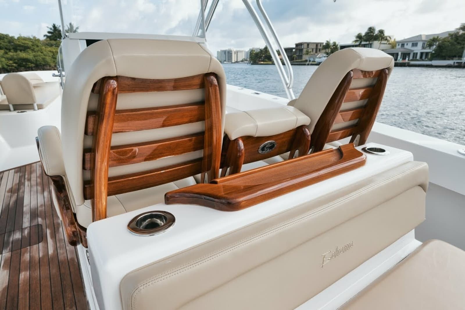 2017 Bahama 37 - Photo 31