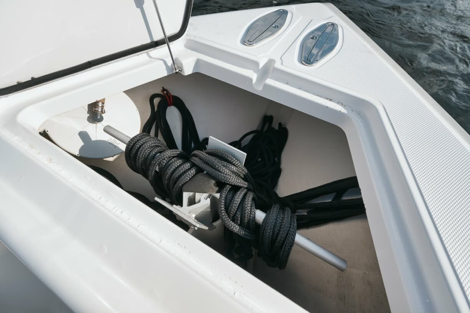 2017 Bahama 37 - Photo 41
