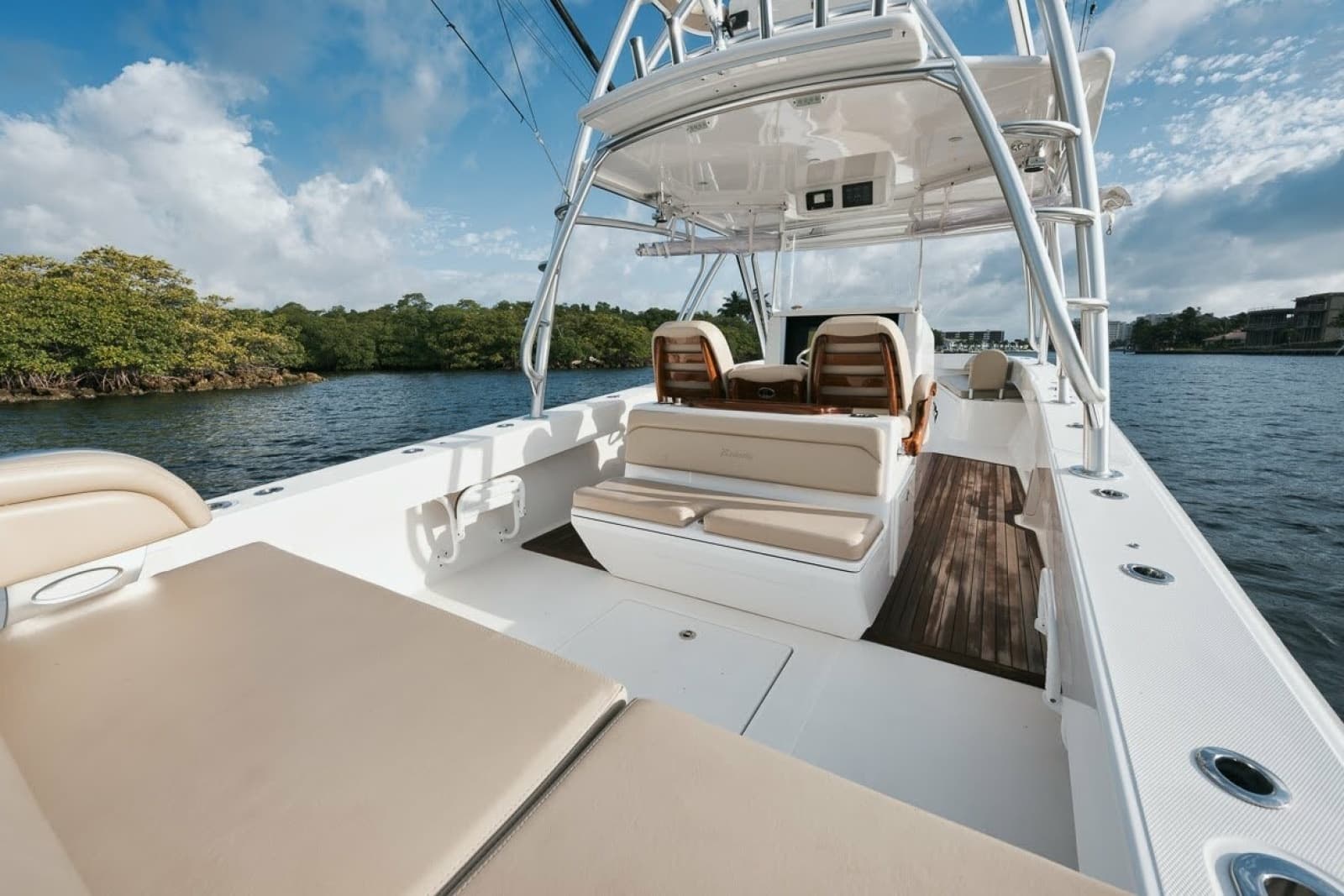 2017 Bahama 37 - Photo 19