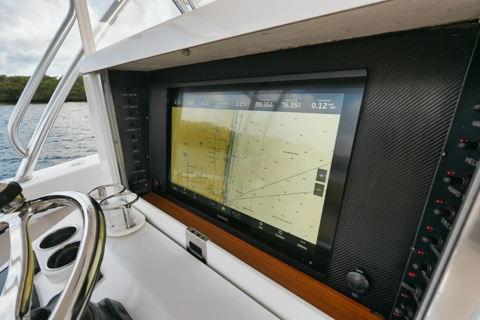 2017 Bahama 37 - Photo 34