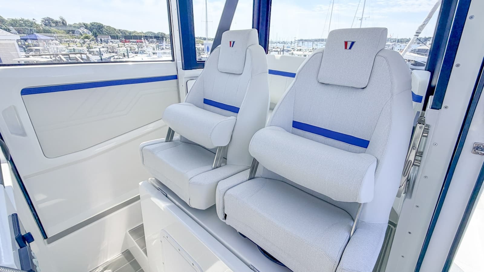 2027 Wellcraft 28 Explorer - Photo 4