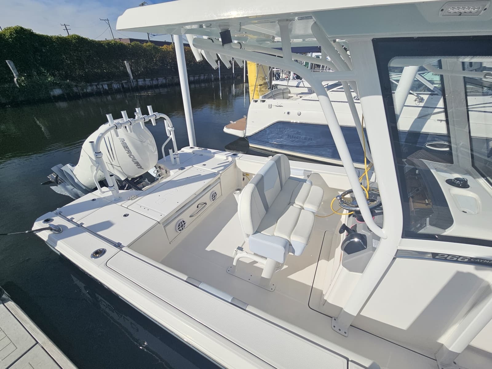 2023 Robalo 266 Cayman - Photo 8