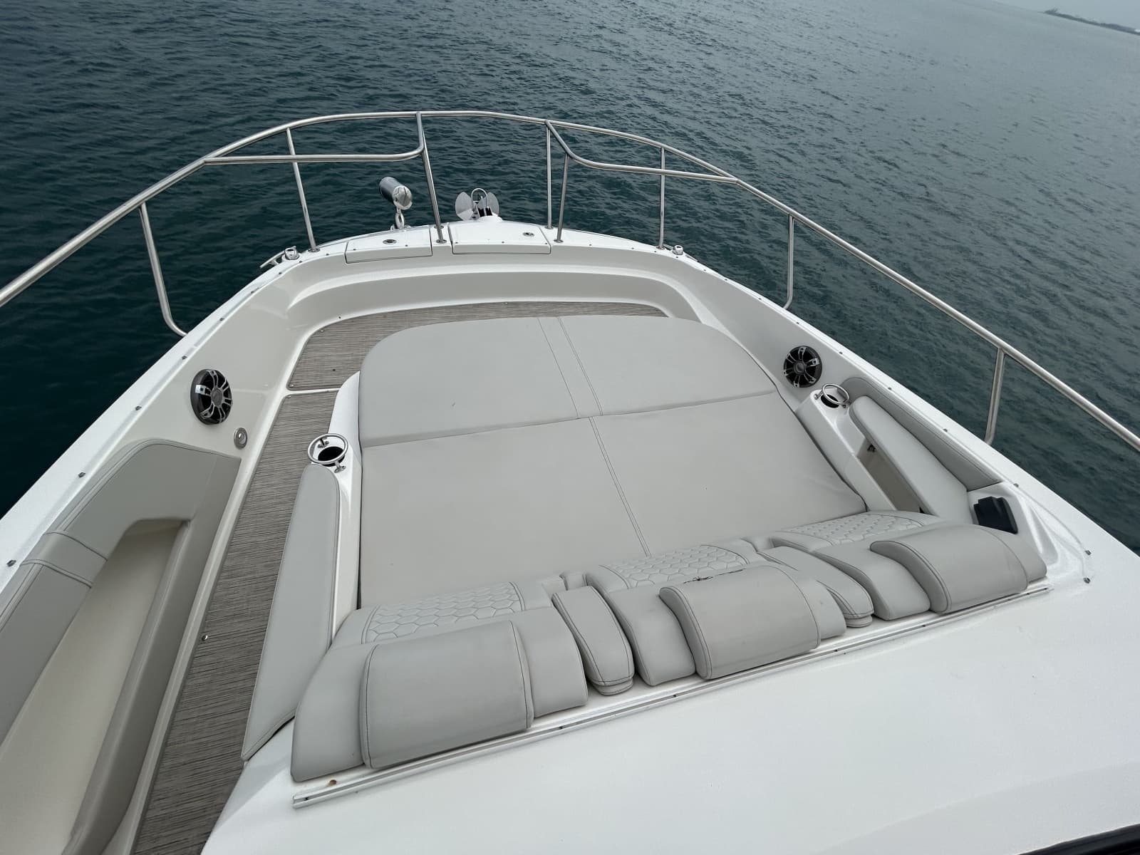 2023 Sea Ray Sundancer 320 - Photo 7