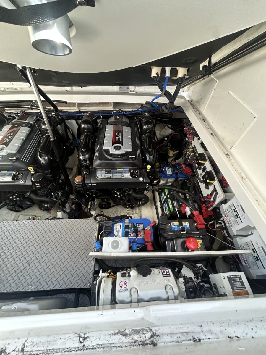 2023 Sea Ray Sundancer 320 - Photo 23