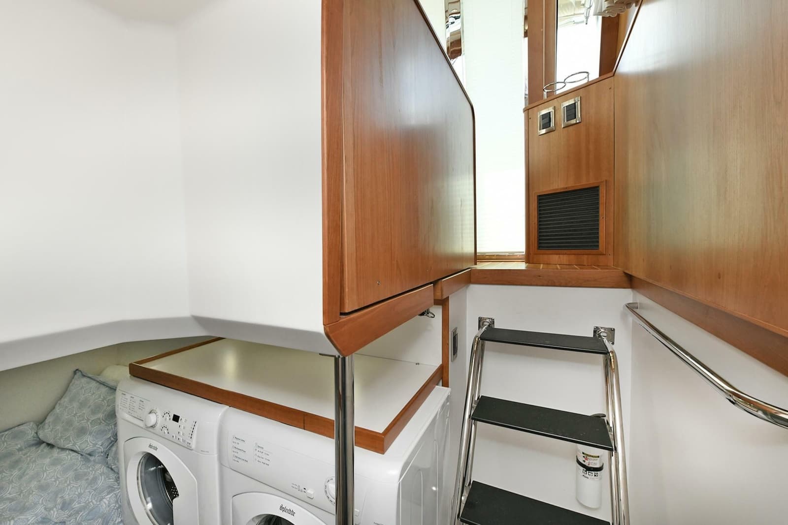 2021 Sabre 48 Salon Express - Photo 48
