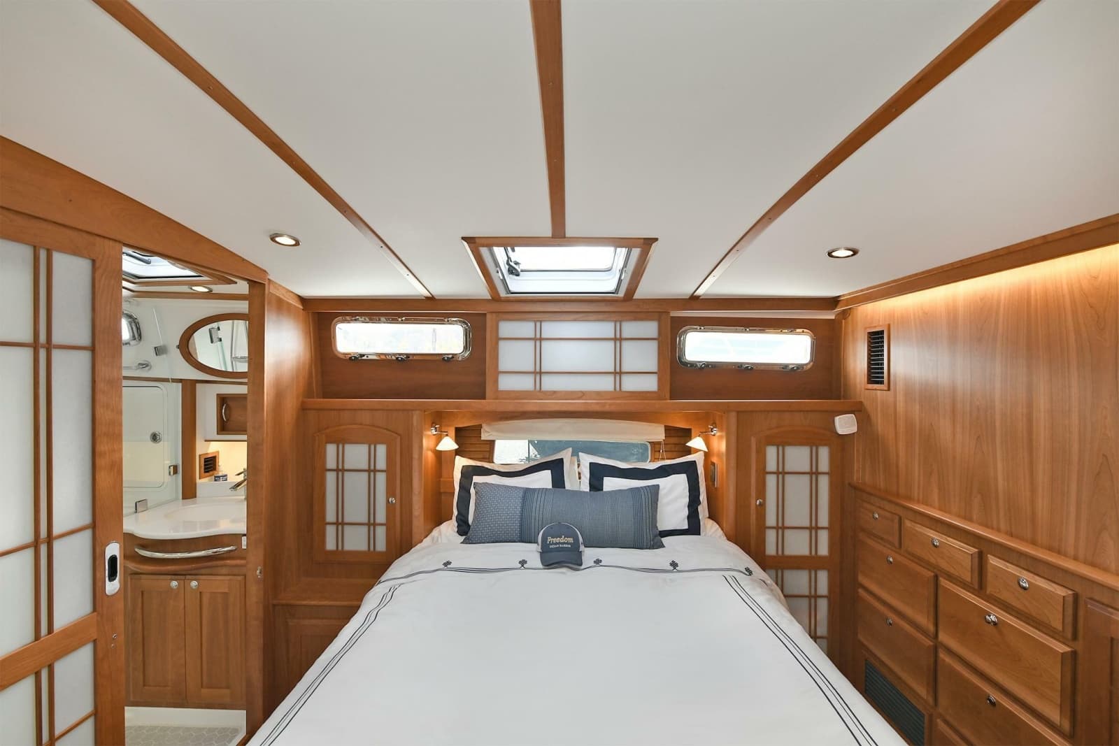 2021 Sabre 48 Salon Express - Photo 88
