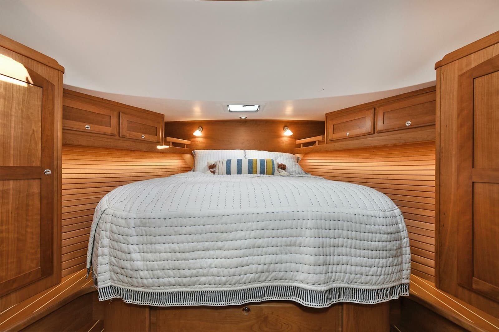2021 Sabre 48 Salon Express - Photo 104