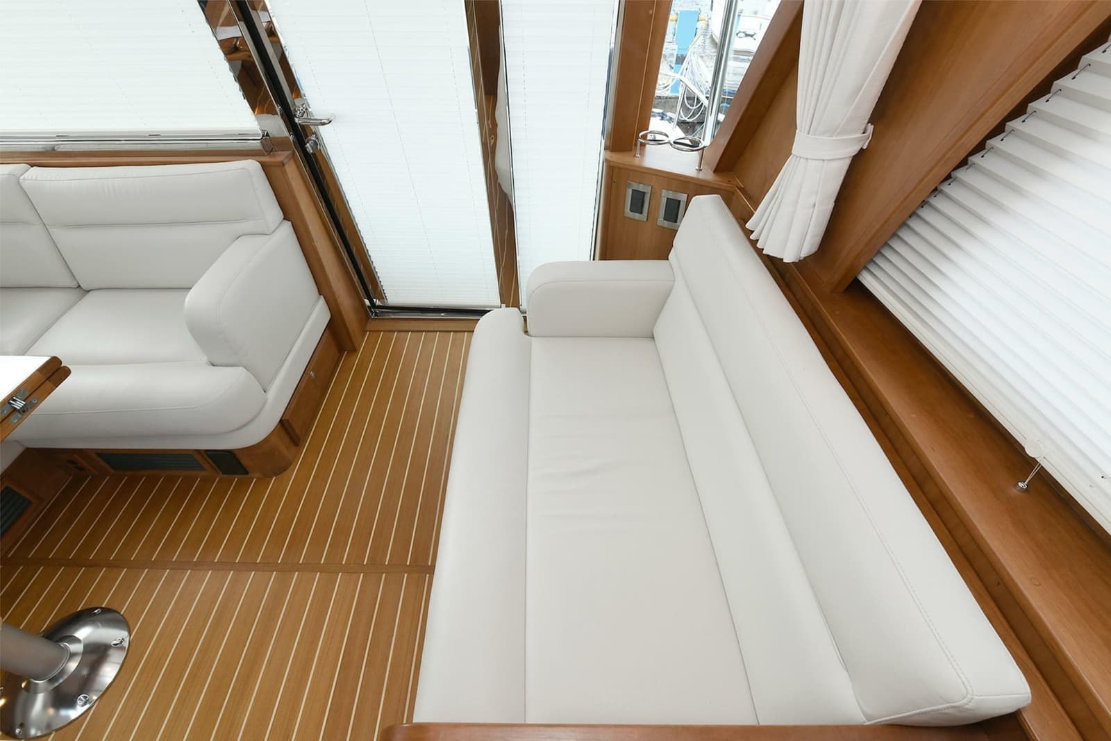 2021 Sabre 48 Salon Express - Photo 44