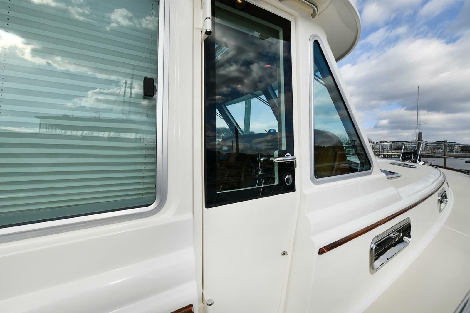 2021 Sabre 48 Salon Express - Photo 9
