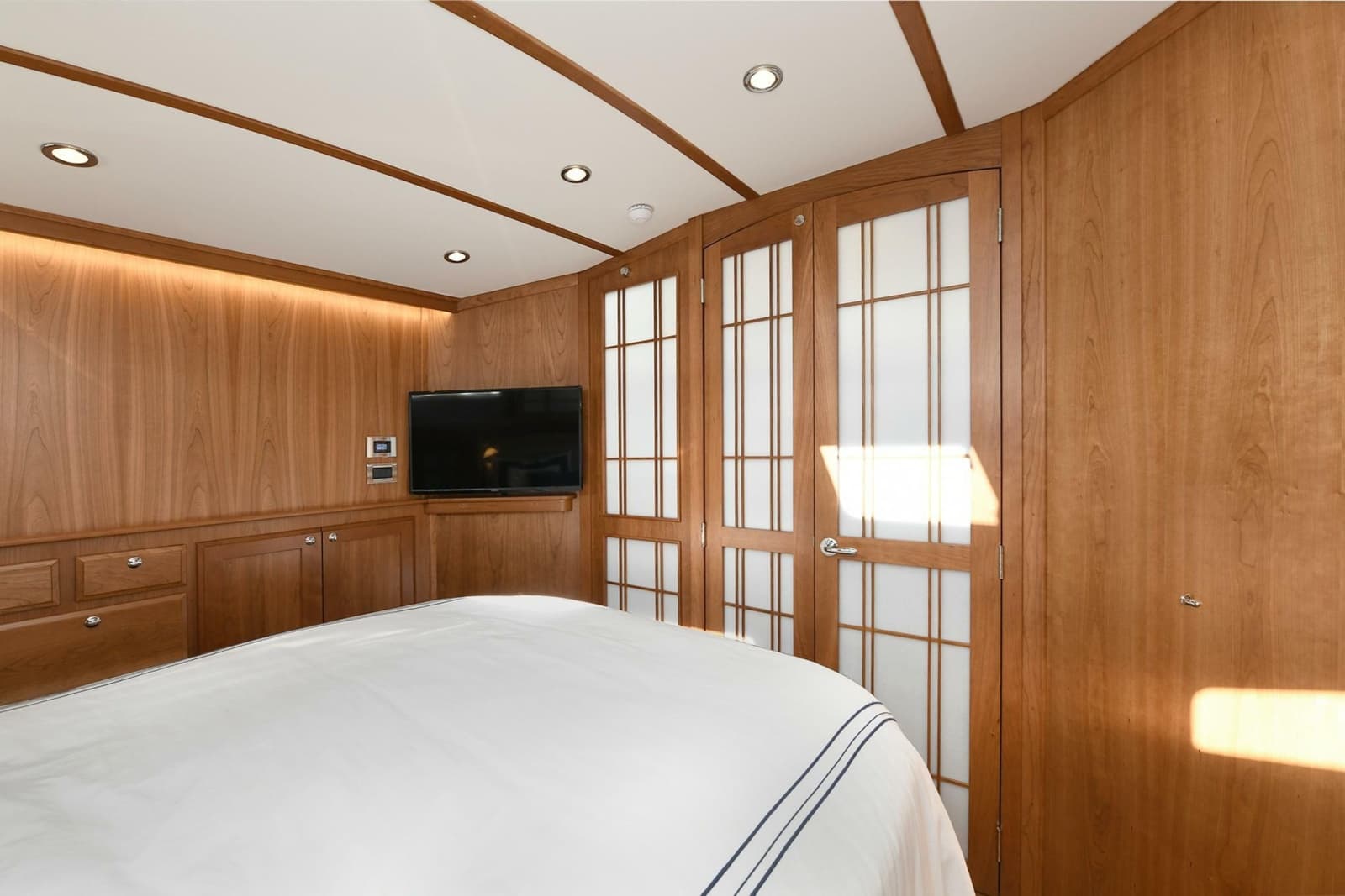 2021 Sabre 48 Salon Express - Photo 94