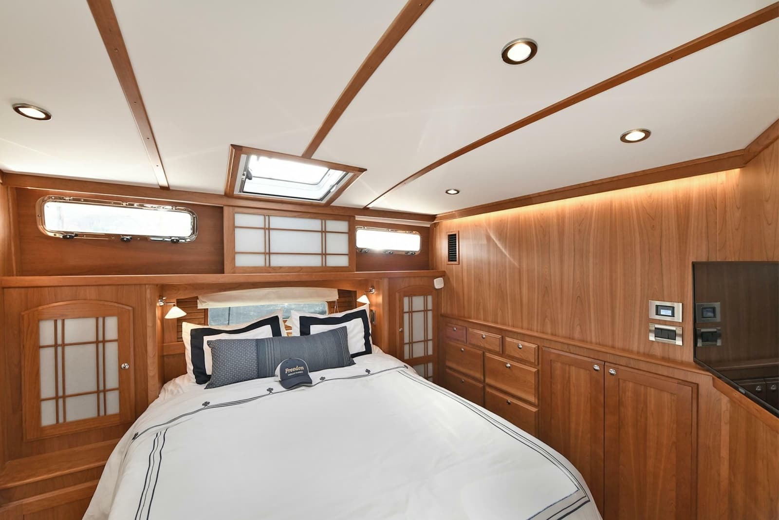 2021 Sabre 48 Salon Express - Photo 91