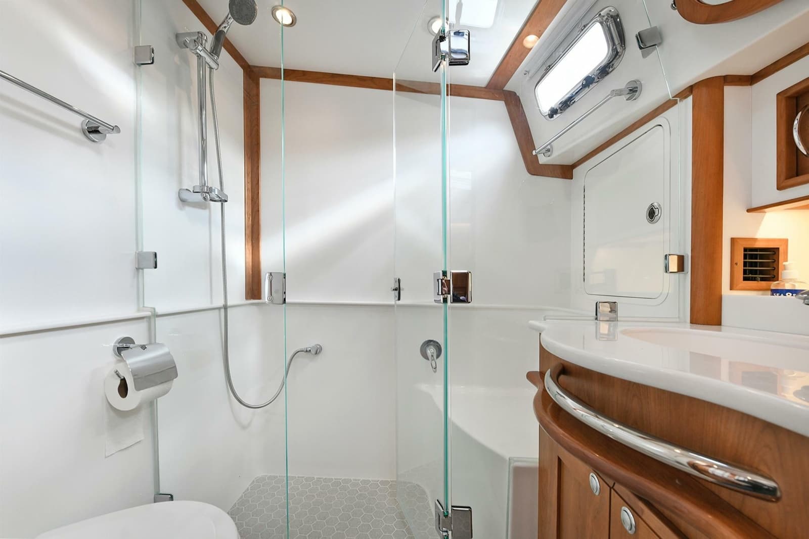 2021 Sabre 48 Salon Express - Photo 99