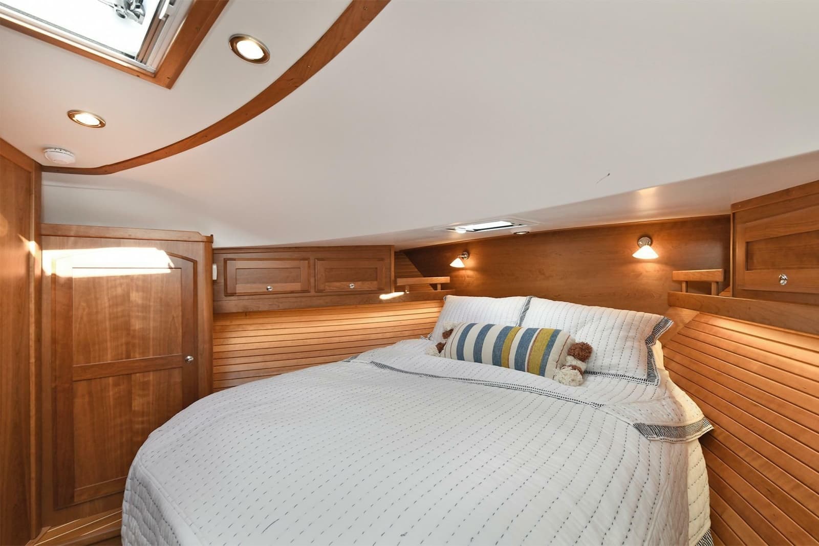 2021 Sabre 48 Salon Express - Photo 101