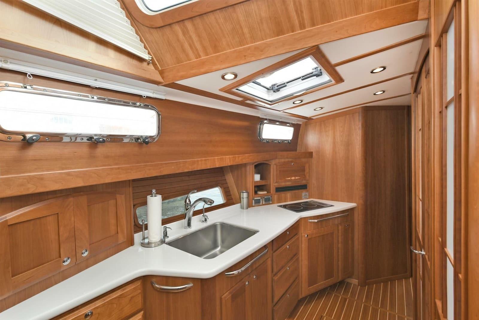 2021 Sabre 48 Salon Express - Photo 84