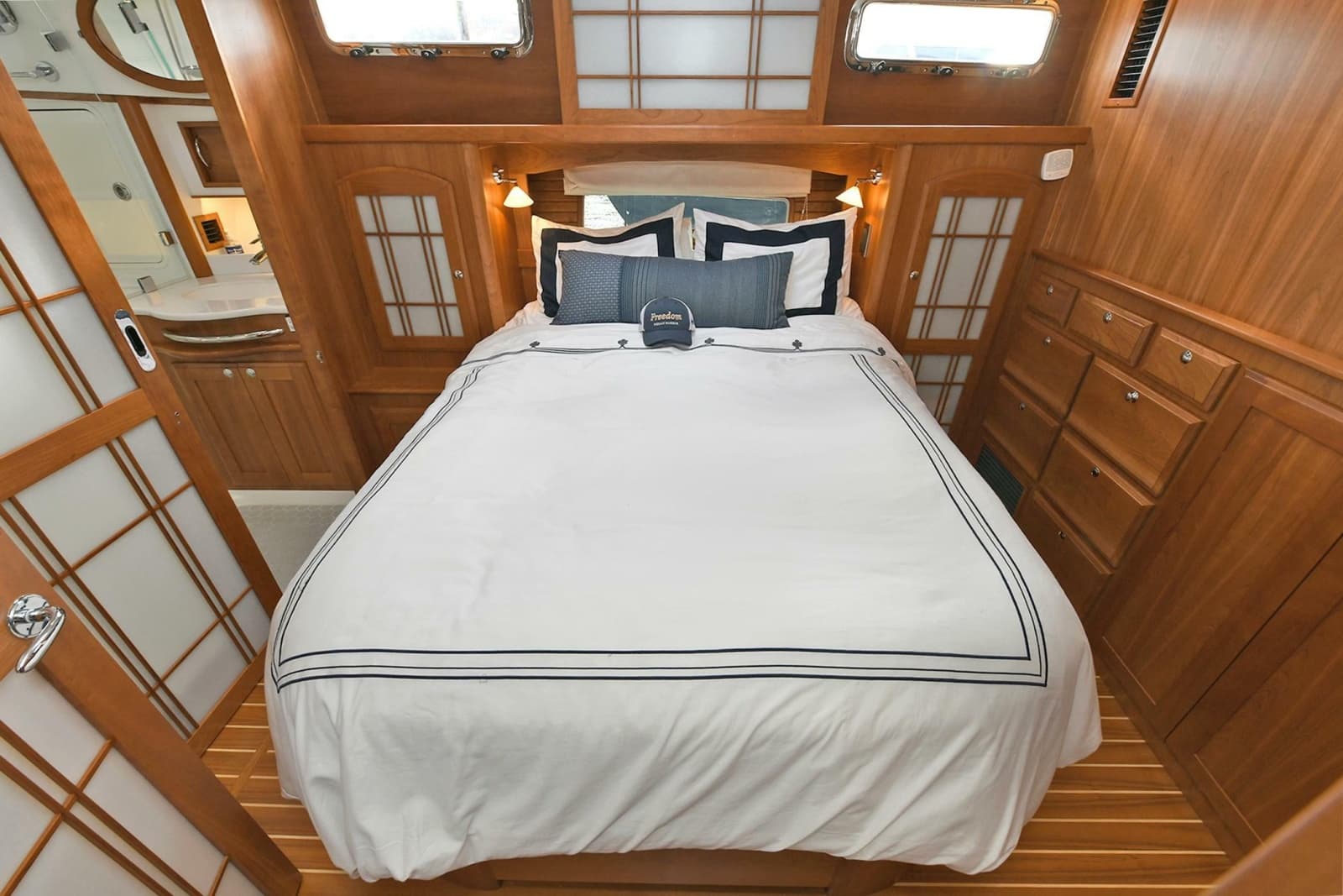 2021 Sabre 48 Salon Express - Photo 110