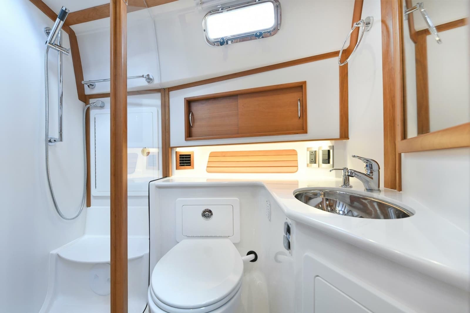 2021 Sabre 48 Salon Express - Photo 108