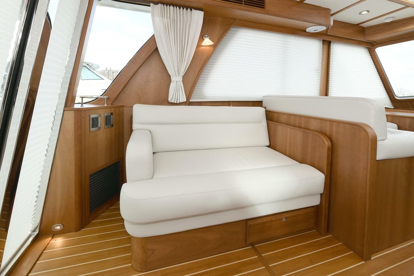 2021 Sabre 48 Salon Express - Photo 63