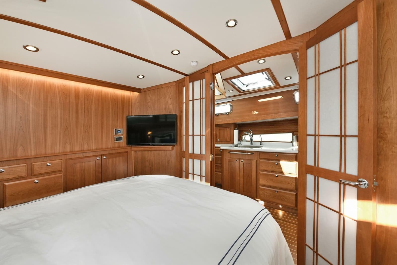 2021 Sabre 48 Salon Express - Photo 96