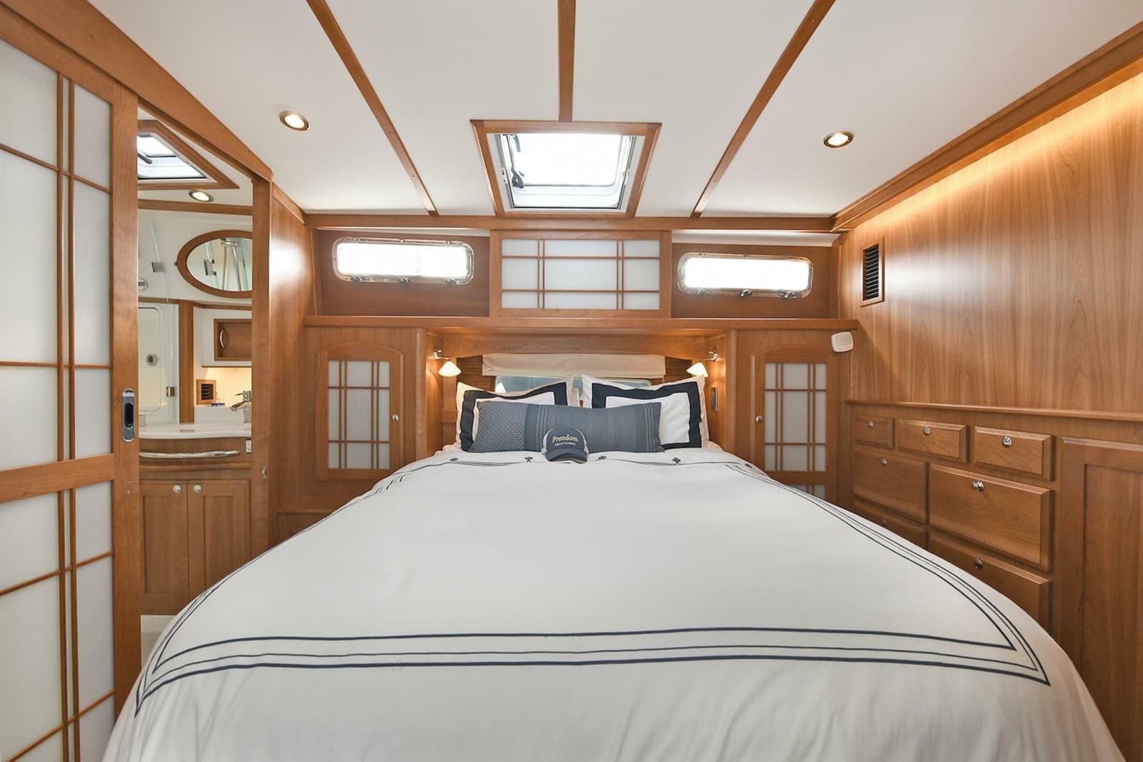 2021 Sabre 48 Salon Express - Photo 111