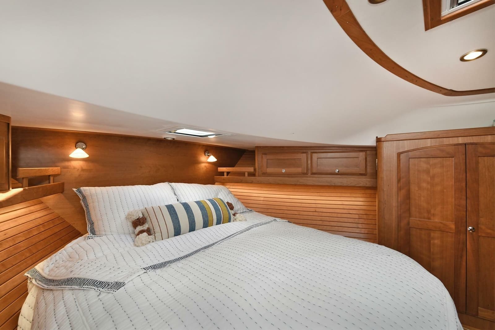 2021 Sabre 48 Salon Express - Photo 102