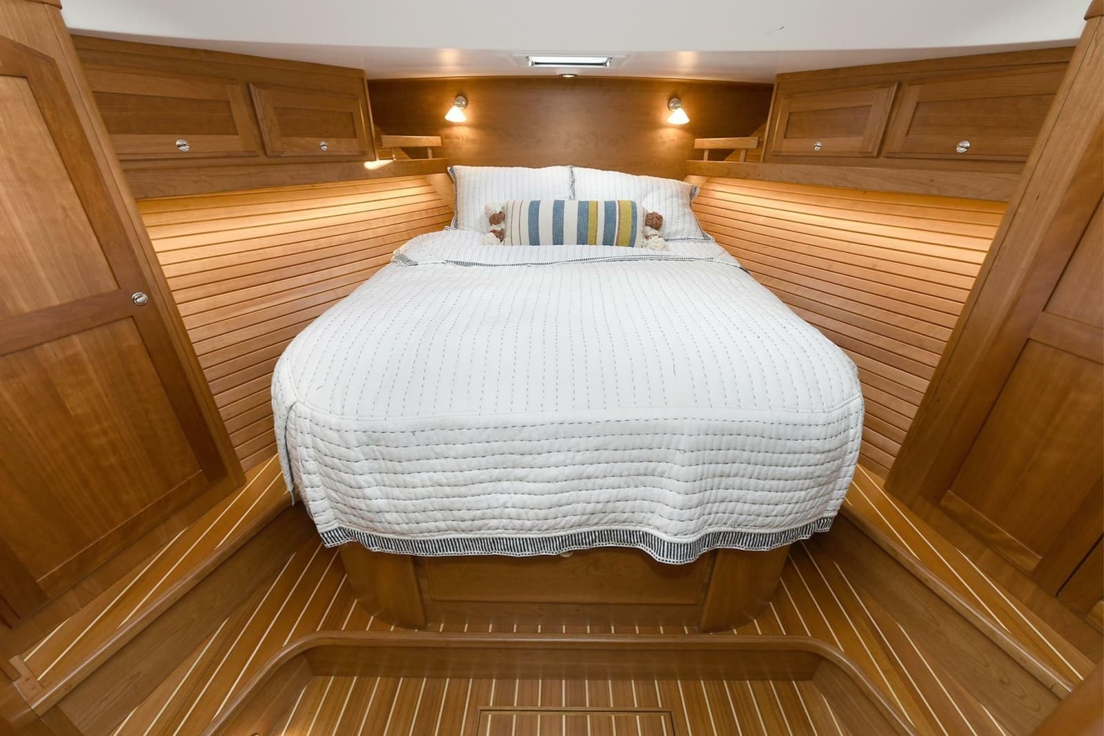 2021 Sabre 48 Salon Express - Photo 100