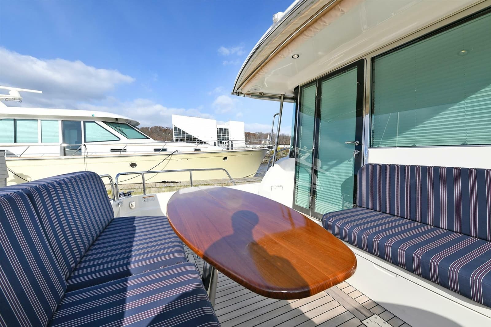 2021 Sabre 48 Salon Express - Photo 21