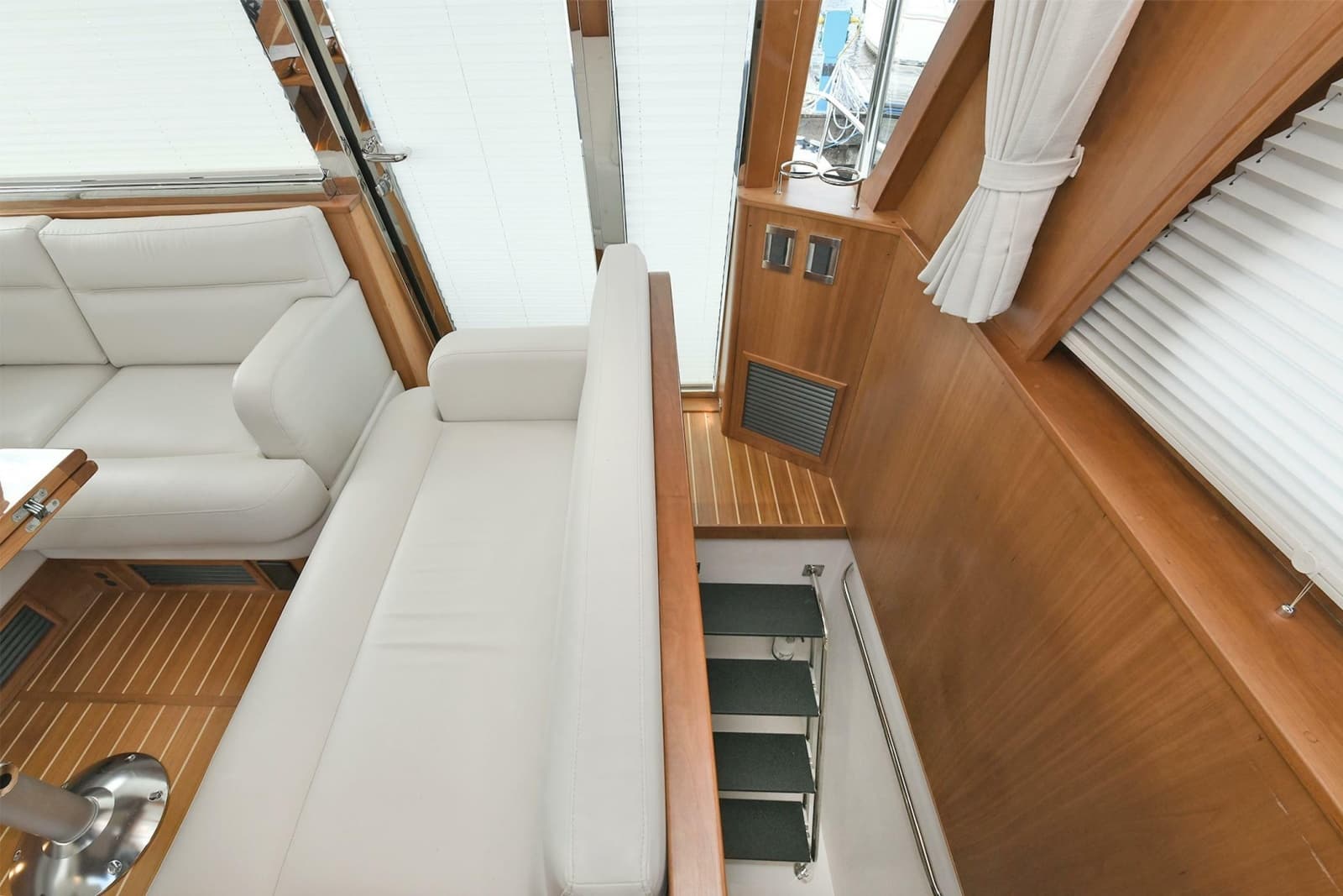 2021 Sabre 48 Salon Express - Photo 40