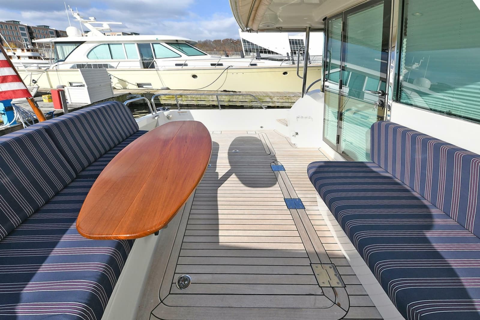 2021 Sabre 48 Salon Express - Photo 23